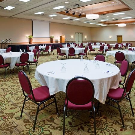 Holiday Inn Express Janesville-I-90 & Us Highway 14 By Ihg Esterno foto