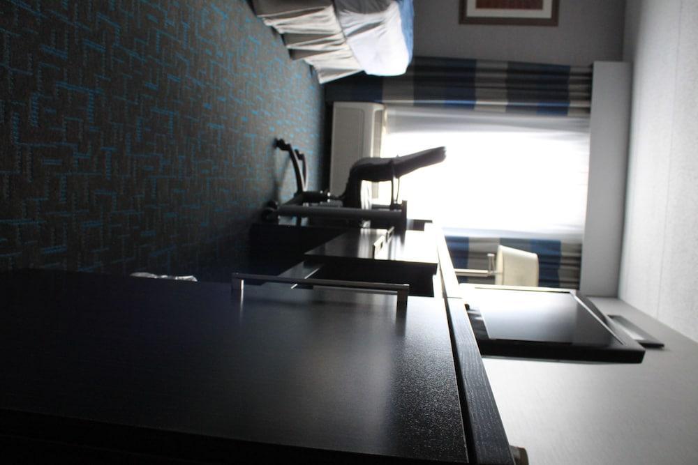 Holiday Inn Express Janesville-I-90 & Us Highway 14 By Ihg Esterno foto