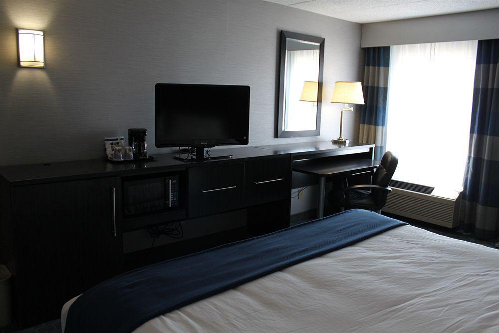 Holiday Inn Express Janesville-I-90 & Us Highway 14 By Ihg Esterno foto