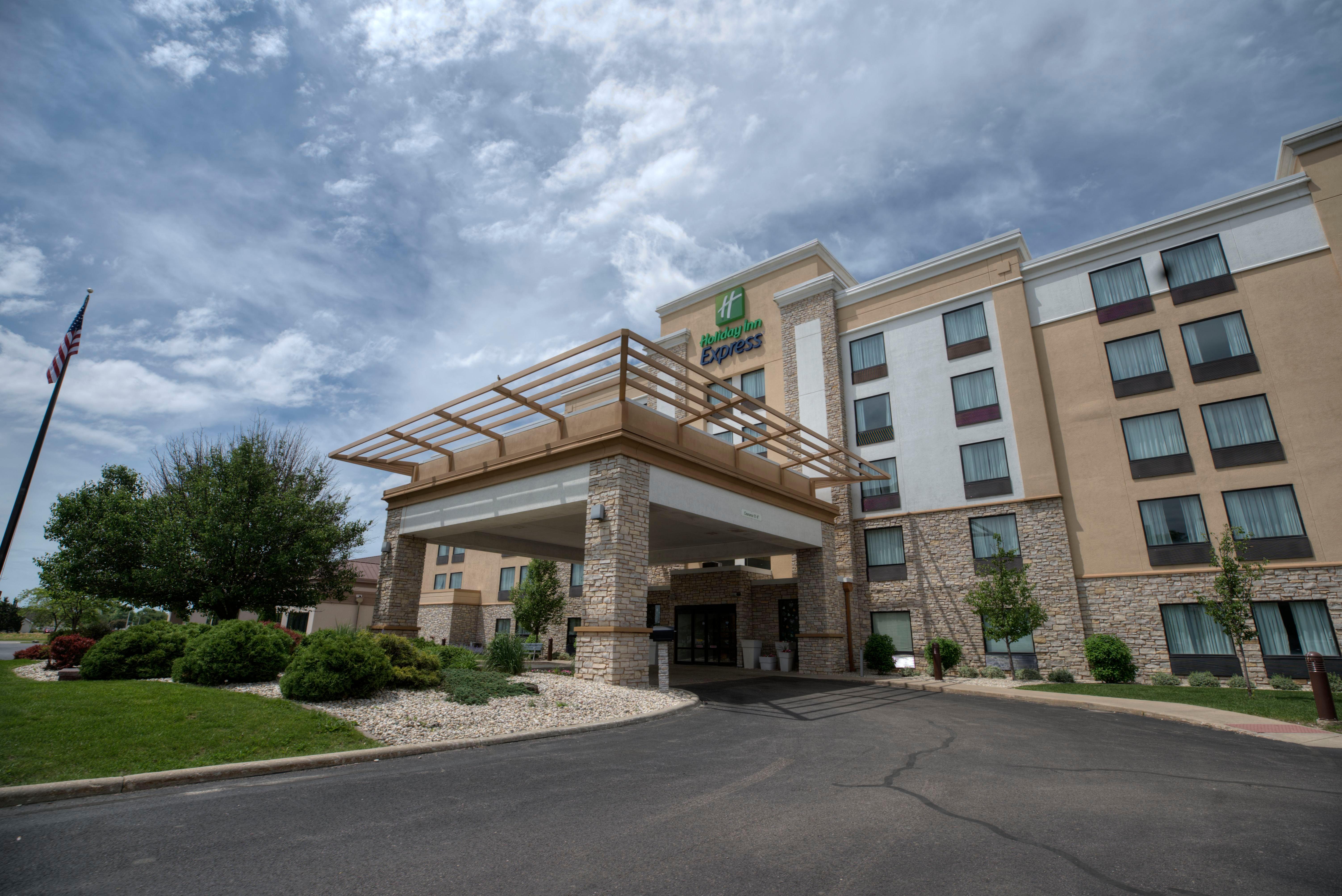 Holiday Inn Express Janesville-I-90 & Us Highway 14 By Ihg Esterno foto