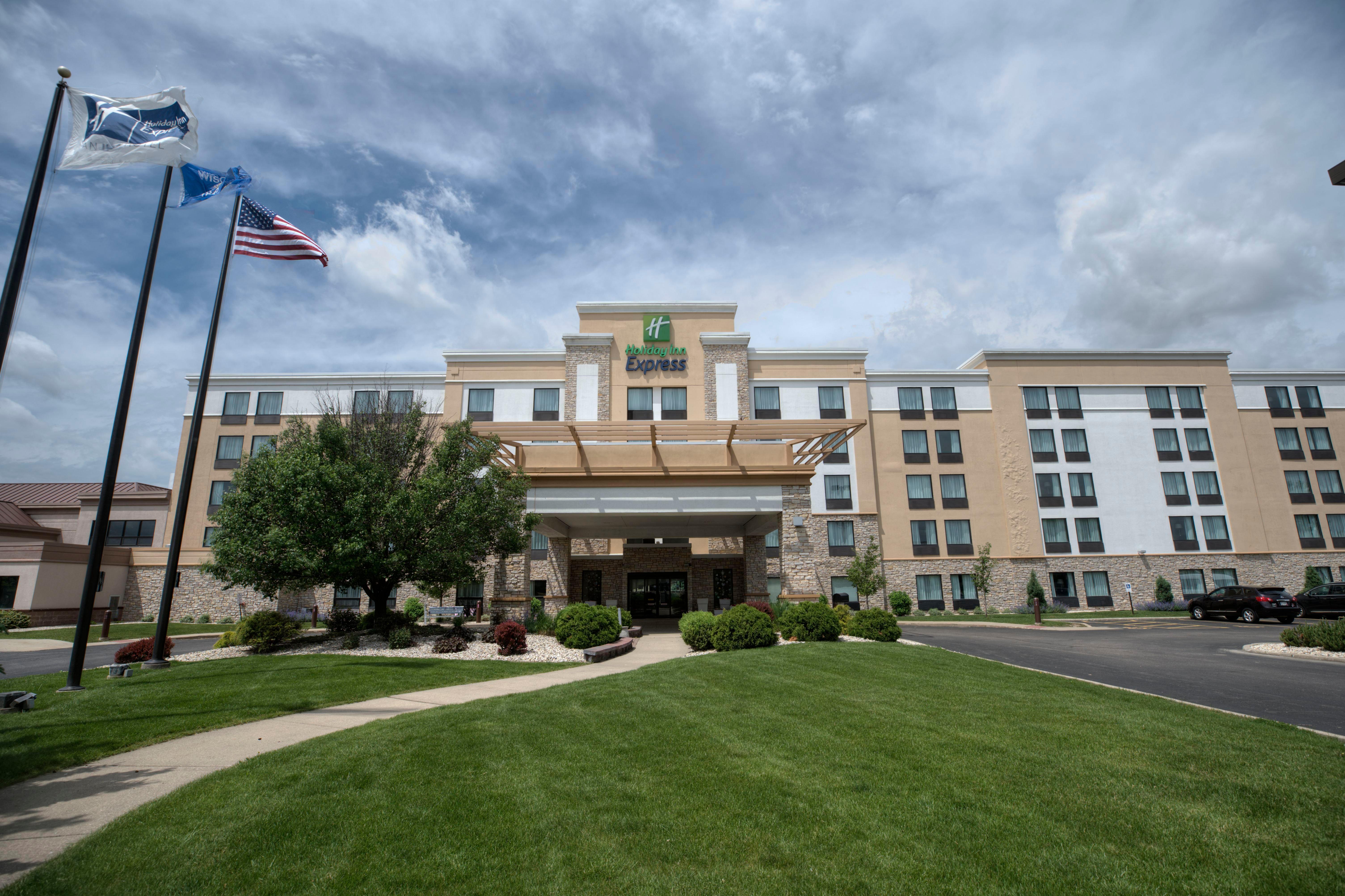 Holiday Inn Express Janesville-I-90 & Us Highway 14 By Ihg Esterno foto