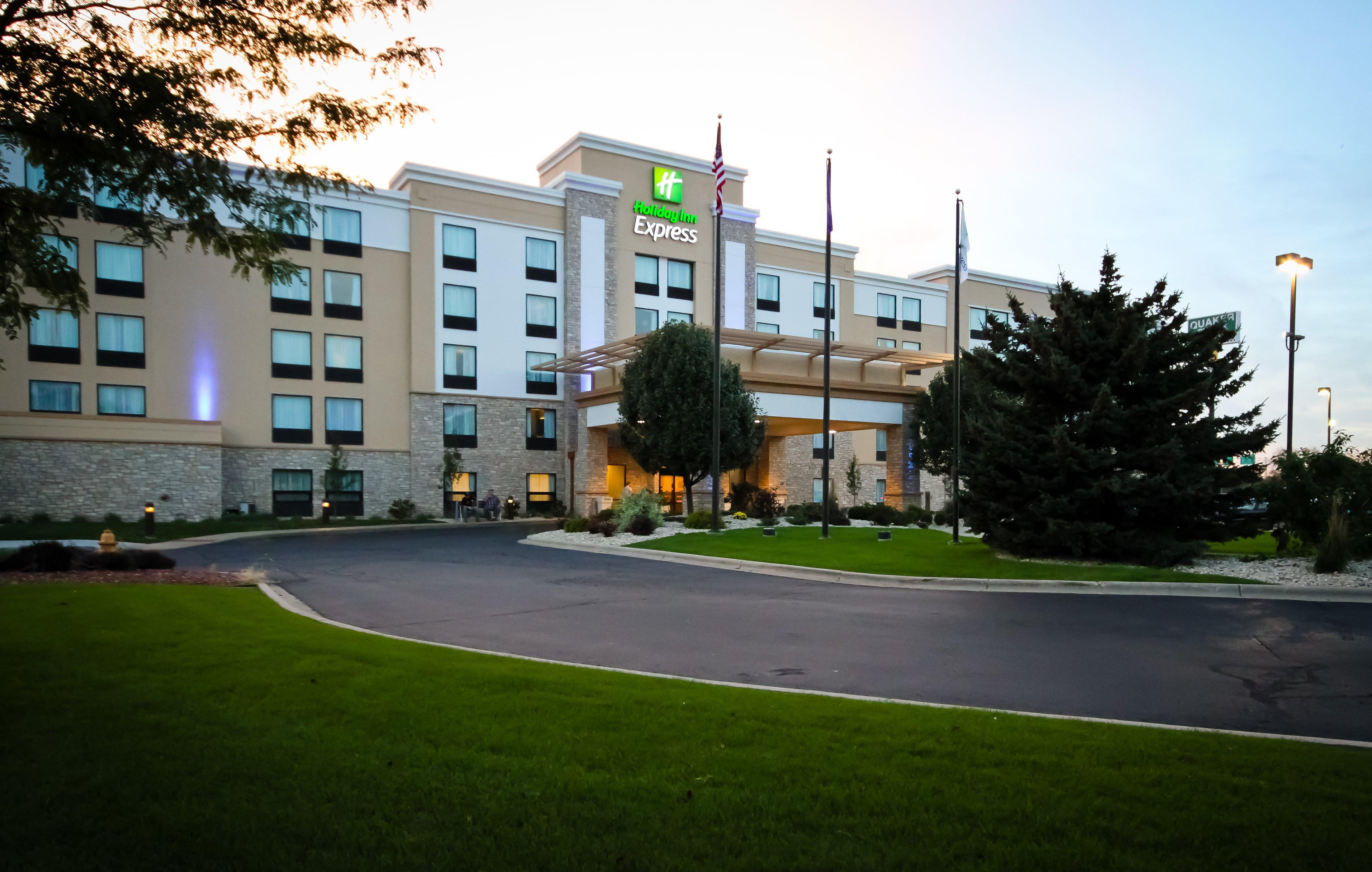 Holiday Inn Express Janesville-I-90 & Us Highway 14 By Ihg Esterno foto