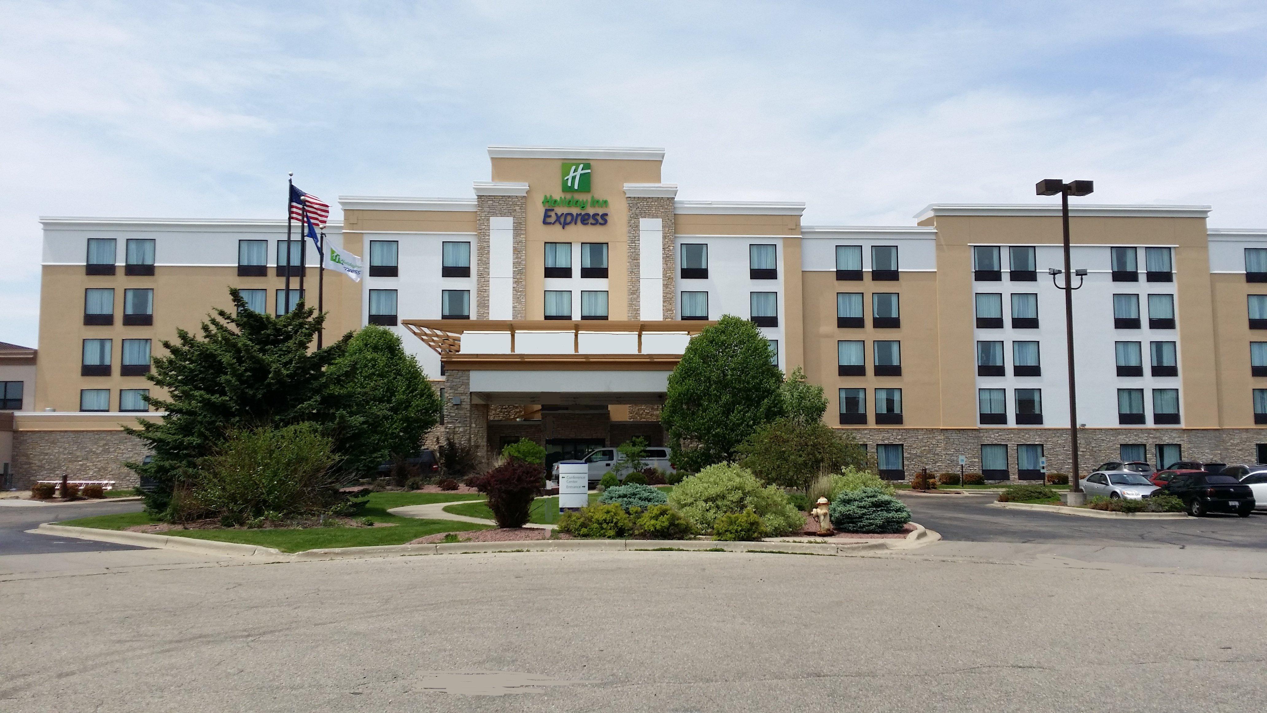 Holiday Inn Express Janesville-I-90 & Us Highway 14 By Ihg Esterno foto