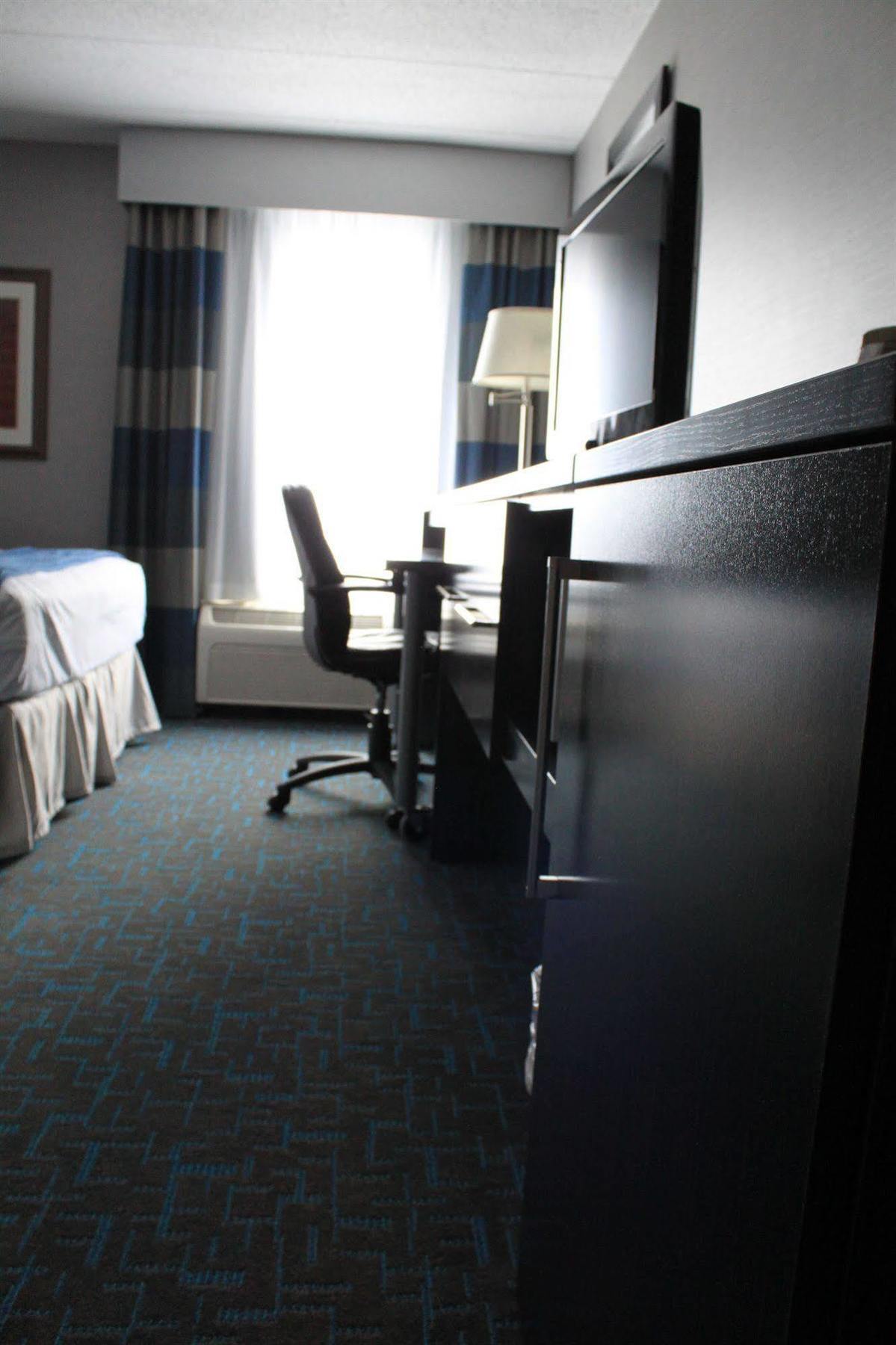 Holiday Inn Express Janesville-I-90 & Us Highway 14 By Ihg Esterno foto